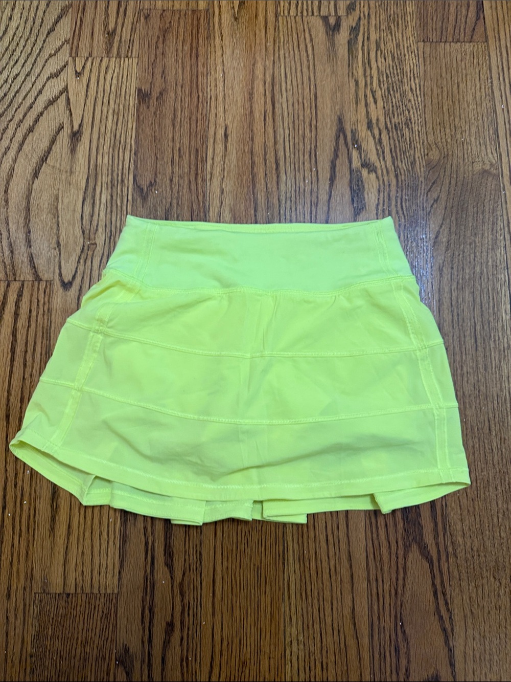 lululemon neon yellow athletic skort with built-in liner